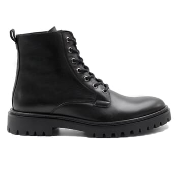 vue profil boots lacet crantees cuir noir jules & jenn